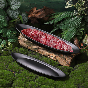 Vaisselle de style montagnais pour fondue : assiette de bœuf à la soupe aigre, assiette de bœuf coupé frais, assiette de bœuf en forme de bateau pour fondue. - Product Image 4