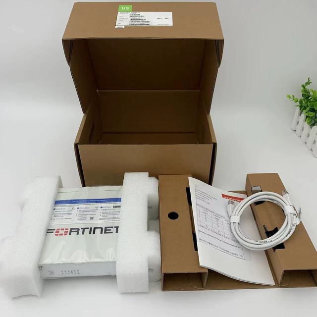 F/S FG-100F-BDL-950-36 Hardware Plus 3 Year 24*7 FortiCare and FortiGuard Unified (UTM) Protection