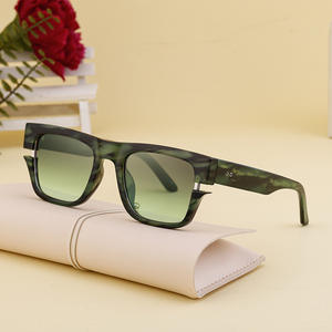 Gafas de Sol Polarizadas para Hombre ZS-98245P, Protección UV400, Montura de PC, Lentes TAC, Estilo Cuadrado Negro, Protección Solar para Conducir - Product Image 5