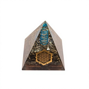 Pyramide en Orgone Pyrite FOL avec pointe de cristal chargée, faite à la main, polie, étanche, de haute qualité, de Amayra Crystal Export - Product Image 1