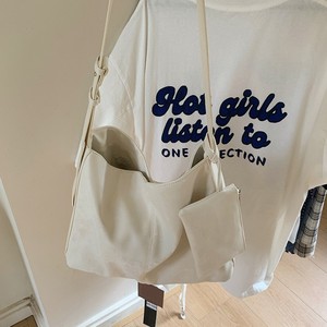 กระเป๋าสะพายข้างสีขาว ความจุเยอะ ตัวล็อคแม่เหล็ก ช่องซิป ใส่ได้ทุกวัน กระเป๋าโท้ทผู้หญิง ฤดูใบไม้ผลิ 2025 - Product Image 5