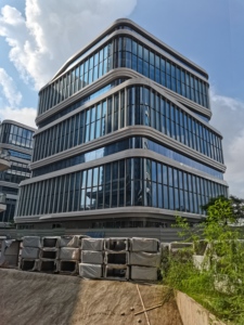 Muro Cortina Contemporáneo de Aleación de Aluminio con Acabado Anodizado para Aplicaciones Exteriores en Edificios - Product Image 1