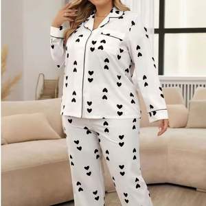 Ensemble de pyjama pour femmes en taille grande, cardigan en tissu gaufré à manches longues, pantalon, ensemble Sweet Home en forme de cœur, 2 pièces, pyjama grande taille pour femmes - Product Image 1