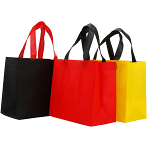 Bolsa de tela no tejida negra con asas rojas, impresión por transferencia térmica, plegable, para compras, embalaje general, origen Wenzhou - Product Image 4