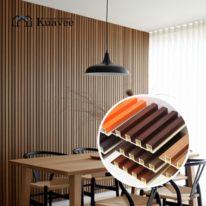 Maßgefertigte Holzmaserung-Stil Geometrische Form Wandpaneele Schlafzimmer Esszimmer Dekorative Hintergrundplatte WPC Wasserdichte Wandpaneele - Product Image 1