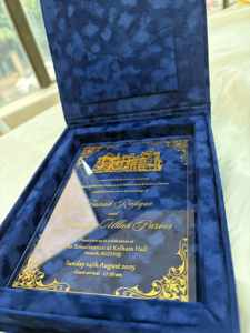 豪華なロイヤルブルーの結婚式招待箱新しい到着カスタムロゴベルベットポケット金箔アクリル結婚式招待紙工芸品 - Product Image 3