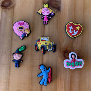 Célèbre dessin animé retour au futur LOLSURPRICE Kpop fille chanceux HuntrXer chaussure charme mode Anime Back2future HuntraX Kkpop chaussure charme - Product Image 2