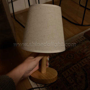 Lampe de bureau LED <span class=keywords><strong>en</strong></span> bois de tissu chinois moderne Simple Ins vent batterie de chevet nouveau <span class=keywords><strong>Luminaire</strong></span> Zhongshan pour salon étude chambre - Product Image 6