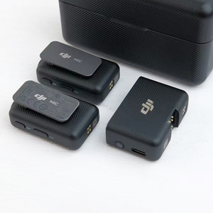 ไมโครโฟนไร้สาย <span class=keywords><strong>DJI</strong></span> Mic สำหรับ <span class=keywords><strong>DJI</strong></span> Action 2 <span class=keywords><strong>OM</strong></span> <span class=keywords><strong>5</strong></span> สมาร์ทโฟนที่มีพอร์ต Lightning และ USB-C ระยะส่งสัญญาณ 250 เมตร บันทึกเสียงแบบสองช่องสัญญาณ - Product Image 6