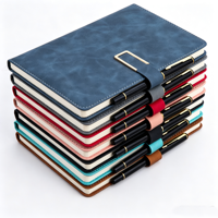 Lot de carnets en cuir PU texturé avec fermoir magnétique en métal et porte-stylo intégré pour le bureau, les affaires ou comme cadeau - Remise pour achats en gros
