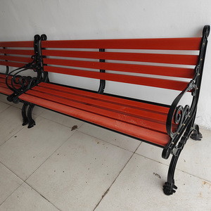 Banco de Parque de Madera Maciza para Exteriores, 1.5 Metros, Diseño Tradicional, Banco de Patio Resistente con Respaldo, Tres Plazas - Product Image 1
