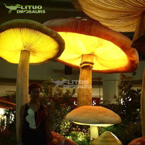 Estatua de Fibra de Vidrio de Alicia en el País de las Maravillas con Diseño de Hongo Mágico - Product Image 4