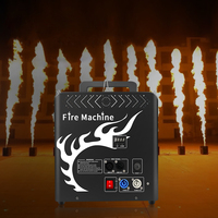 Machine à flammes de feu à 3 têtes pour événements de fête de mariage sur scène