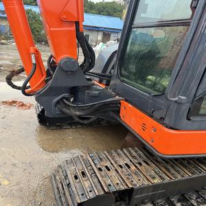 HITACHI 50U a utilisé la mini excavatrice de machines de terrassement de 5 tonnes d'excavatrice de chenille pour la ferme et la maison - Product Image 4