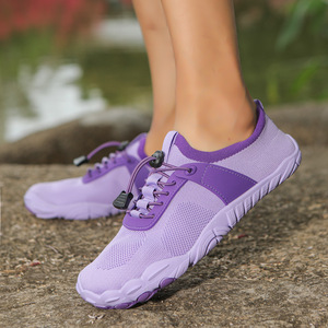 Chaussures aquatiques Fly Knit unisexes à bout rond, dessus en mesh respirant, semelle extérieure en EVA, yoga, randonnée en plein air, trekking - Product Image 1