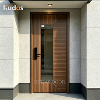 Porte d'entrée moderne en bois de noyer avec insert en verre, design à rainures verticales, porte d'entrée de luxe pour maison, porte en bois sécurisée