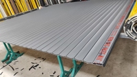 Porte de garage sectionnelle électrique moderne à enroulement, design dernier cri, en alliage d'aluminium de haute qualité, pour la sécurité domestique