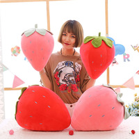 Creatief nieuw fabrieksontwerp zacht aardbeien knuffelkussen schattig fruit gevuld pluche katoenen aardbei kinder cadeau speelgoed