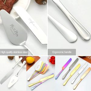 Ensemble de couteau et fourchette à gâteau de mariage dorés avec figurines mariés, verres à champagne, coupe-gâteau MR/MRS et flûtes à champagne pour cadeau - Product Image 3