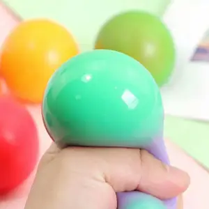 TXL77 stres giderici oyuncaklar TPR 6cm renk değiştirme sıkma topu stres oyuncakları duyusal top işıltılı parlayan un stres topları