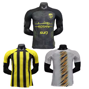 Venta al por mayor de uniformes de fútbol camisetas de fútbol de invierno logotipo individual para el club con pantalones cortos estilo 100% poliéster - Product Image 1