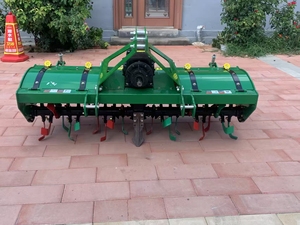 Tractor Agrícola de 3 Puntos con Rotocultivador de Alta Productividad, Caja de Cambios y Rodamientos Diésel - Product Image 1
