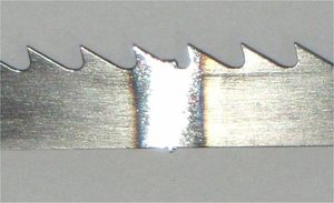 Mini machine à souder par bout pour lames de scie à ruban BSS 025 avec kit de coupe et de meulage - Product Image 6