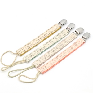 Clips <span class=keywords><strong>para</strong></span> chupete <span class=keywords><strong>de</strong></span> bebé <span class=keywords><strong>de</strong></span> algodón orgánico personalizados, clip <span class=keywords><strong>para</strong></span> chupete suave, cadena <span class=keywords><strong>de</strong></span> <span class=keywords><strong>tela</strong></span> <span class=keywords><strong>de</strong></span> Metal, juguete suave con estilo - Product Image 1