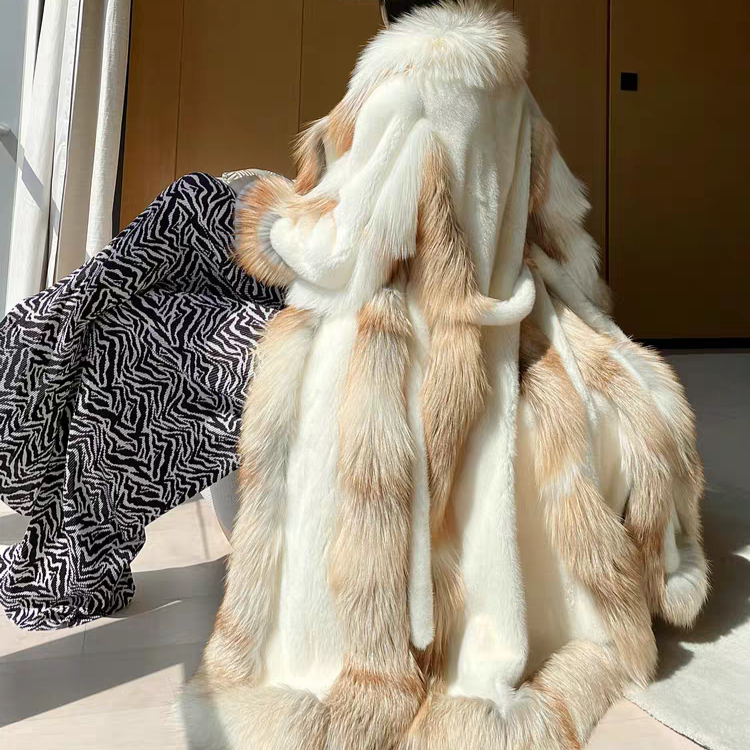 Luxury-Platinum-White-Fox-