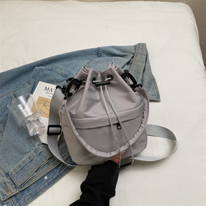 Sac seau pour femme en nylon avec cordon de serrage, sac à bandoulière résistant à l'eau, usage quotidien, printemps 2024 - Product Image 3