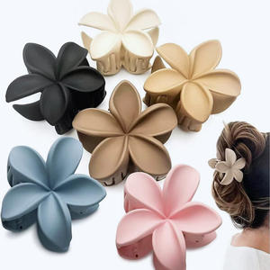 กิ๊บติดผมรูปดอกไม้ฮาวายขนาดใหญ่ 8 ซม. สำหรับเด็กผู้หญิง กิ๊บหนีบผมพลาสติก ลายดอกลีลาวดี - Product Image 6