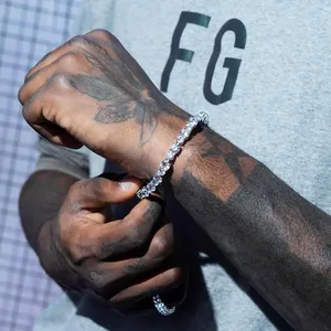 Pulsera con Dijes de Moissanita Brillante con Microincrustaciones y Diseño de Corona para Hombre, Joyería Exquisita y Moderna para Regalo - Product Image 5