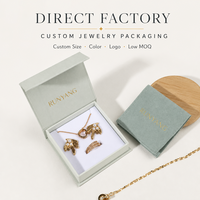 Boîte cadeau à bijoux à couvercle rabattable avec pochette en microfibre douce pour collier, emballage de marque et présentation en magasin