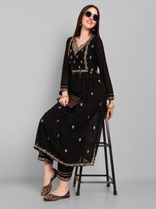 Longue Kurti en soie Vichitra de qualité supérieure pour la fête et les vêtements réguliers Kurtis à la mode pour les femmes à la quantité en gros - Product Image 3