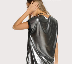 MAX APPAREL-Top brillante de fiesta para <span class=keywords><strong>mujer</strong></span>, <span class=keywords><strong>camiseta</strong></span> de manga corta metálica con cuello redondo, Top en plata - Product Image 2