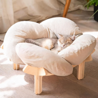 Lit surélevé moderne pour chat en gros, mobilier pour animaux de compagnie avec cadre en bois, chaise longue rembourrée de luxe pour chat et petits chiens, faible MOQ