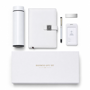 Ensemble Cadeau de Voyage Personnalisé avec Logo pour Dirigeants : Porte-Passeport, Étiquettes de Bagages, Organisateur de Cartes d'Identité – Cadeaux Promotionnels d'Entreprise en Gros - Product Image 1