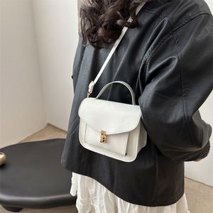 Sacs à main de luxe rétro pour femmes, couleur unie, sac bandoulière polyvalent, sac à main tendance pour femmes - Product Image 5