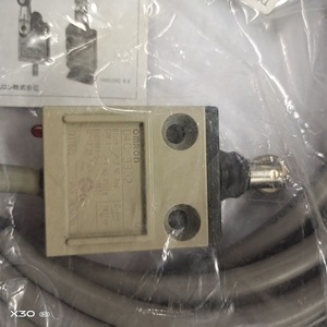   ลิมิตสวิตช์ D4C-3332 SPDT ขั้วต่อแบบสกรู IP20 เซ็นเซอร์โลหะ - Product Image 4