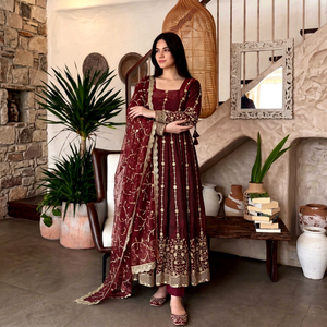 Ensemble Anarkali en soie brodée marron avec dupatta, tenue traditionnelle indienne et pakistanaise pour femmes, longueur au sol, pour mariage - Product Image 1