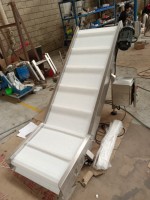 Convoyeur à bande incliné de type Z pour produits finis, élévateur alimentaire, convoyeur de déchargement modulaire en PVC/PU pour machine d'emballage