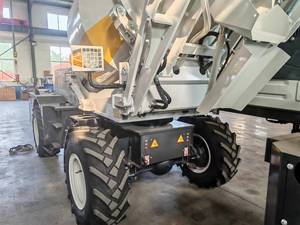 新型 FM535SLA 3.5 立方米重型自卸高效混凝土搅拌车，配备 3.9 升发动机，适用于工程机械 - Product Image 2