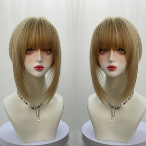 Perruque synthétique ajustable pour <span class=keywords><strong>femme</strong></span>, couleur or vin, avec <span class=keywords><strong>frange</strong></span>, résistante à la chaleur, cheveux raides, pour cosplay, vente en gros - Product Image 1