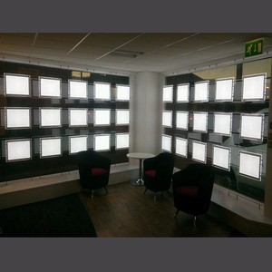 Cornice Luminosa a LED A1/A2/A3/A4 per Agenzie Immobiliari, Espositore per Vetrine con Cornice in Cristallo - Product Image 4