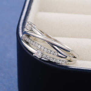 Anello di Fidanzamento F257 per Donna in Oro Bianco con Diamanti Naturali Taglio Brillante Rotondo Colore G - Product Image 6