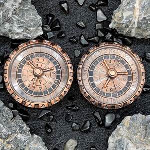 MINI PLANET Roulette en métal, dés à rouler, D20, D10, D4, 3 en 1, revolver, roulette, dés D&D pour les jeux de rôle, Donjons et Dragons, jeux de table - Product Image 5