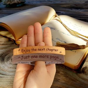 Wooden Thumb <b>Bookmark</b> 9x3.2x1.3 Cm Engraved Reusable Book Clip For Reading - Product Image 2