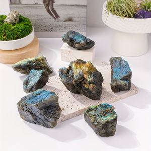 Pierre de labradorite brute naturelle écologique en gros avec éclat bleu, cristaux d'énergie bruts pour la décoration artisanale par CrystalHola - Product Image 6