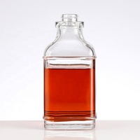 Botol anggur Mini 50ml kustom botol kaca Vodka wiski kecil minuman keras dengan tutup sekrup logam