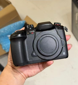 กล้องมือสองขายส่ง Panasonic GH5S กล้องมิเรอร์เลส ถ่ายภาพ ถ่ายวิดีโอ หน้าจอสัมผัส Live MOS - Product Image 2